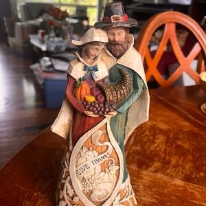 Roma Harvest Couple Figurine in Cream, Brown, and Green